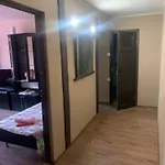 K76 - Very 2-bedrooms -2 Big Beds-1 Single Bed דירה *