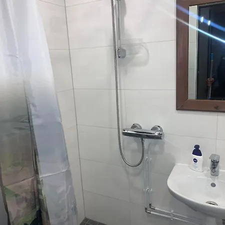 K76 - Very 2-bedrooms -2 Big Beds-1 Single Bed * تارتو