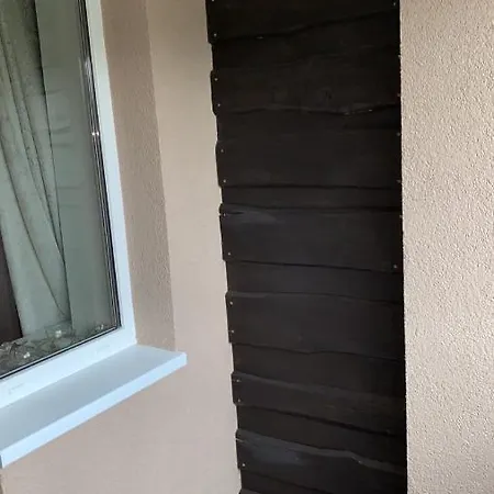 K76 - Very 2-bedrooms -2 Big Beds-1 Single Bed