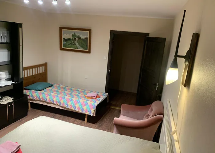 K76 - Very 2-bedrooms -2 Big Beds-1 Single Bed